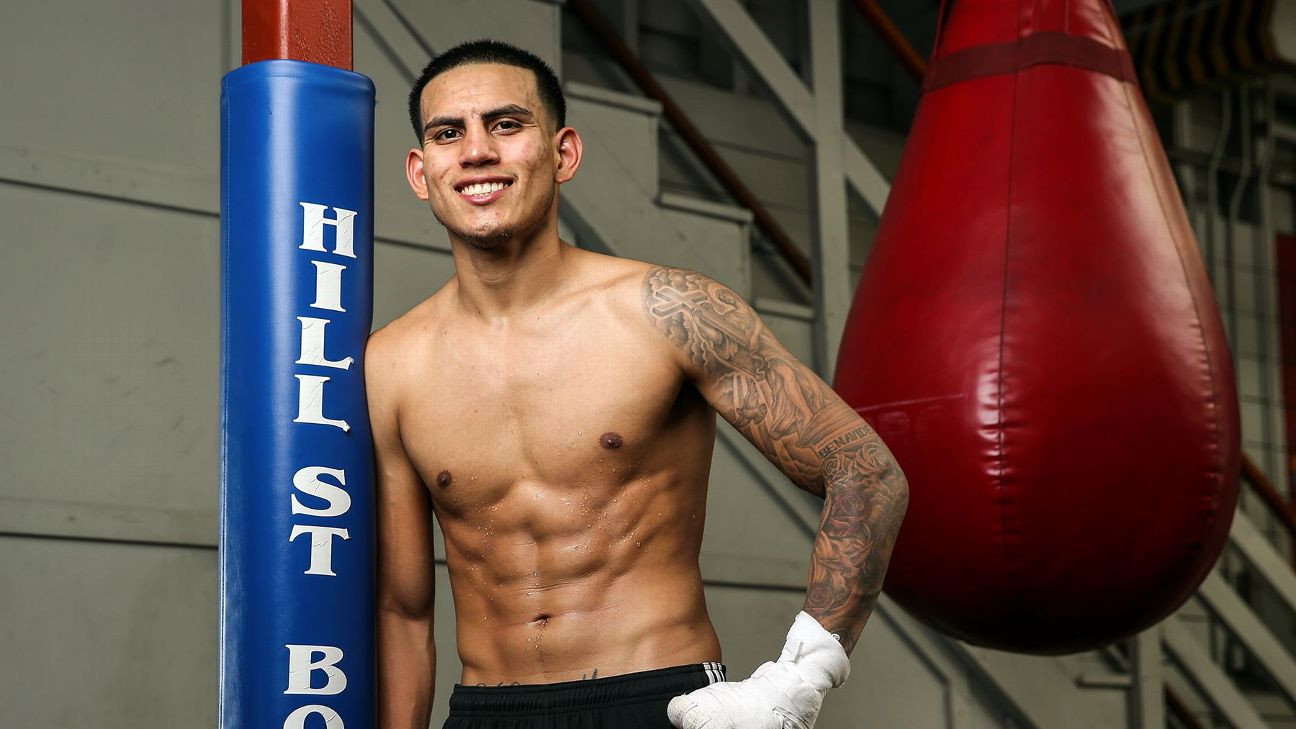 Jose Benavidez Sr. predicts Jermell Charlo to defeat Canelo Alvarez