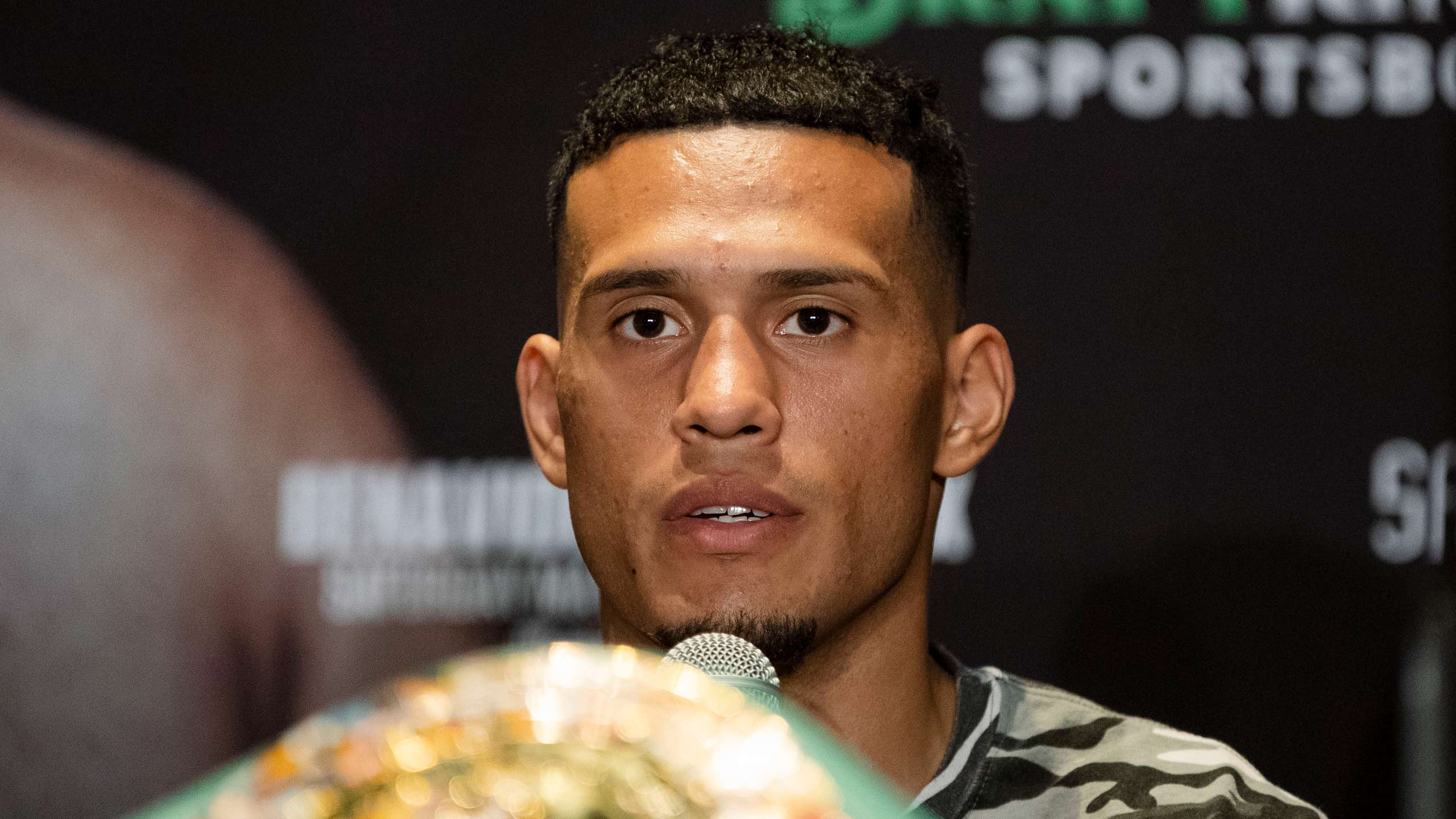 Benavidez calls for Canelo to defend or be stripped