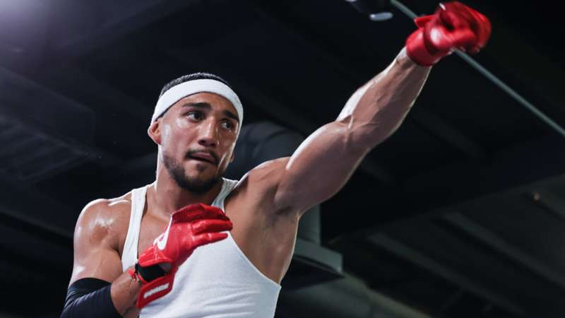 “Crawford fights only with injured opponents”