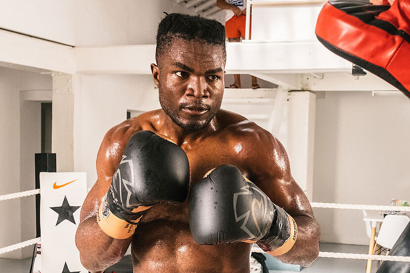 Heavyweight boxer dies from injuries sustained in a bout