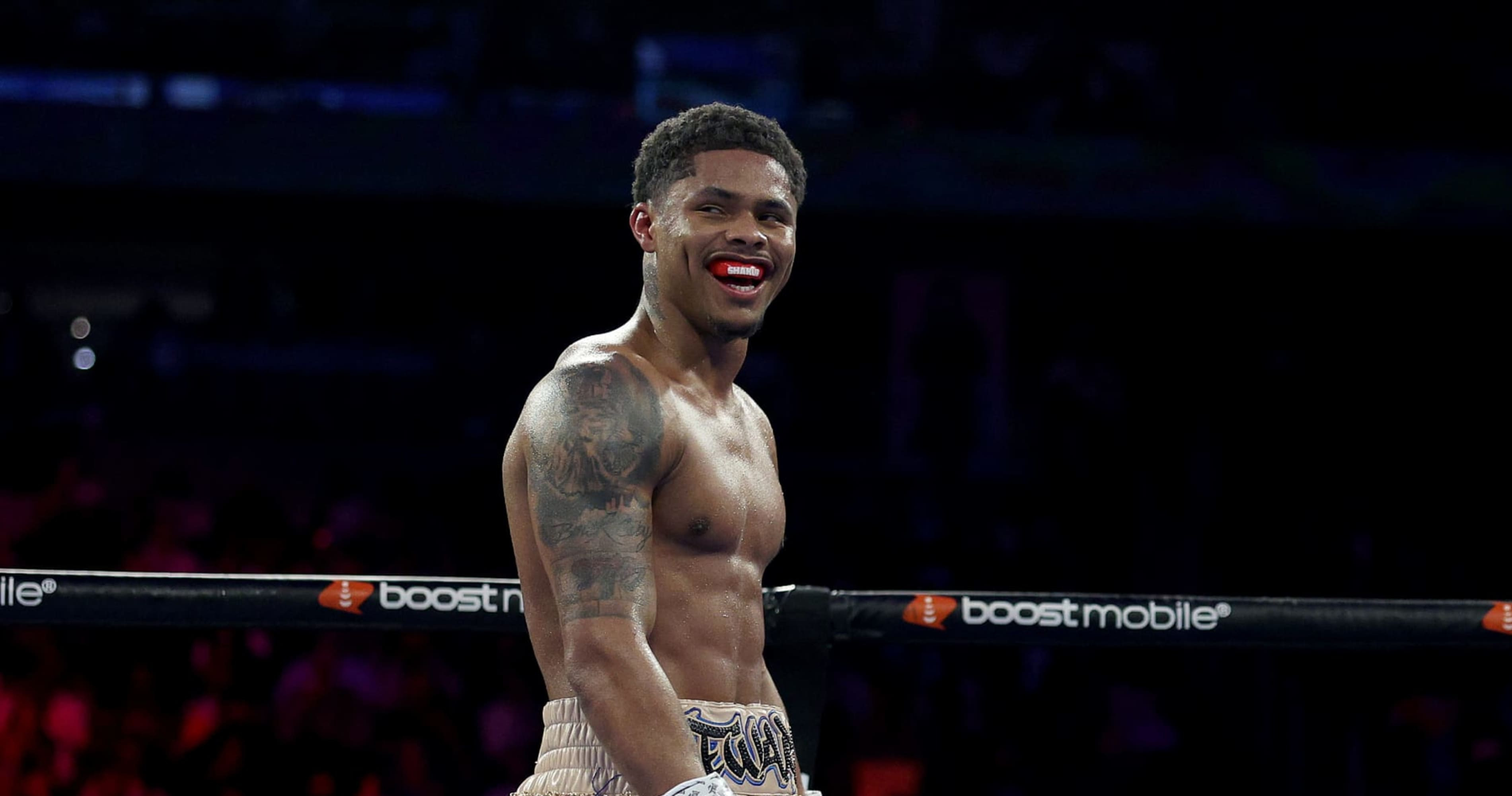 De La Hoya won't sign Shakur