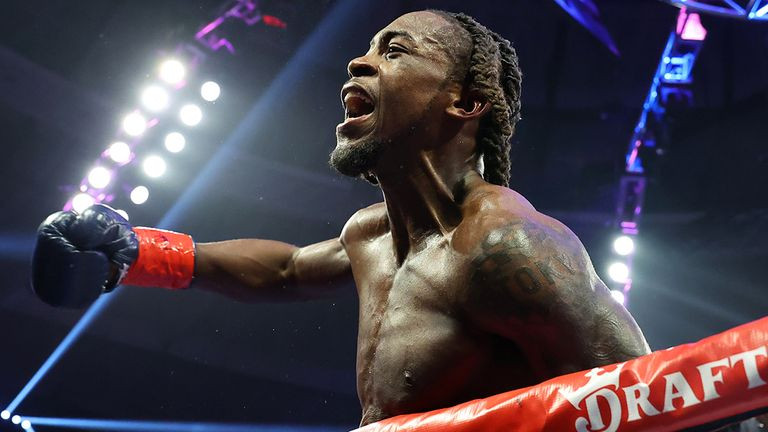 Keyshawn Davis will fight Denys Berinchyk