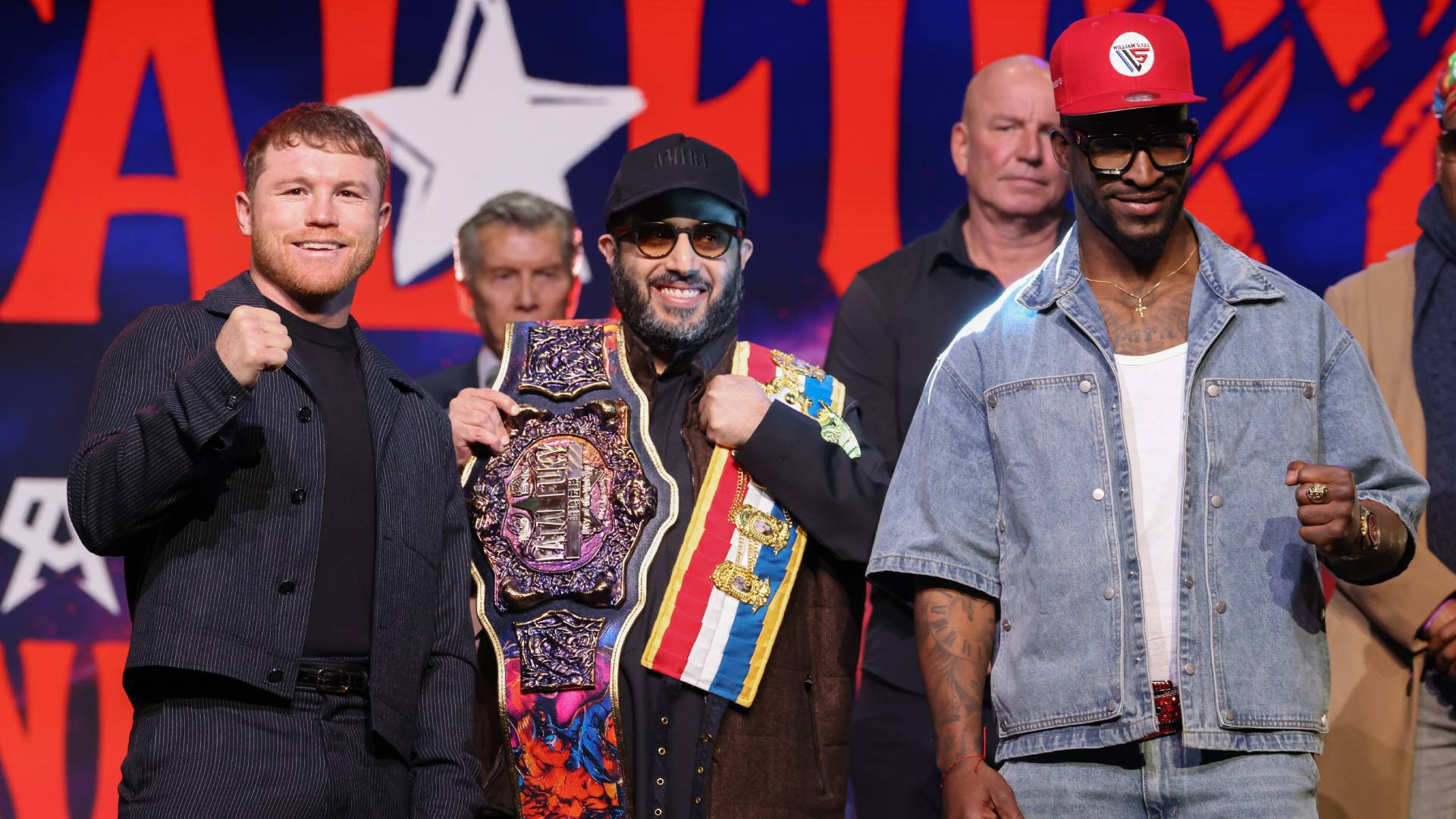 Benavidez Sr.: Canelo turns boxing into a circus